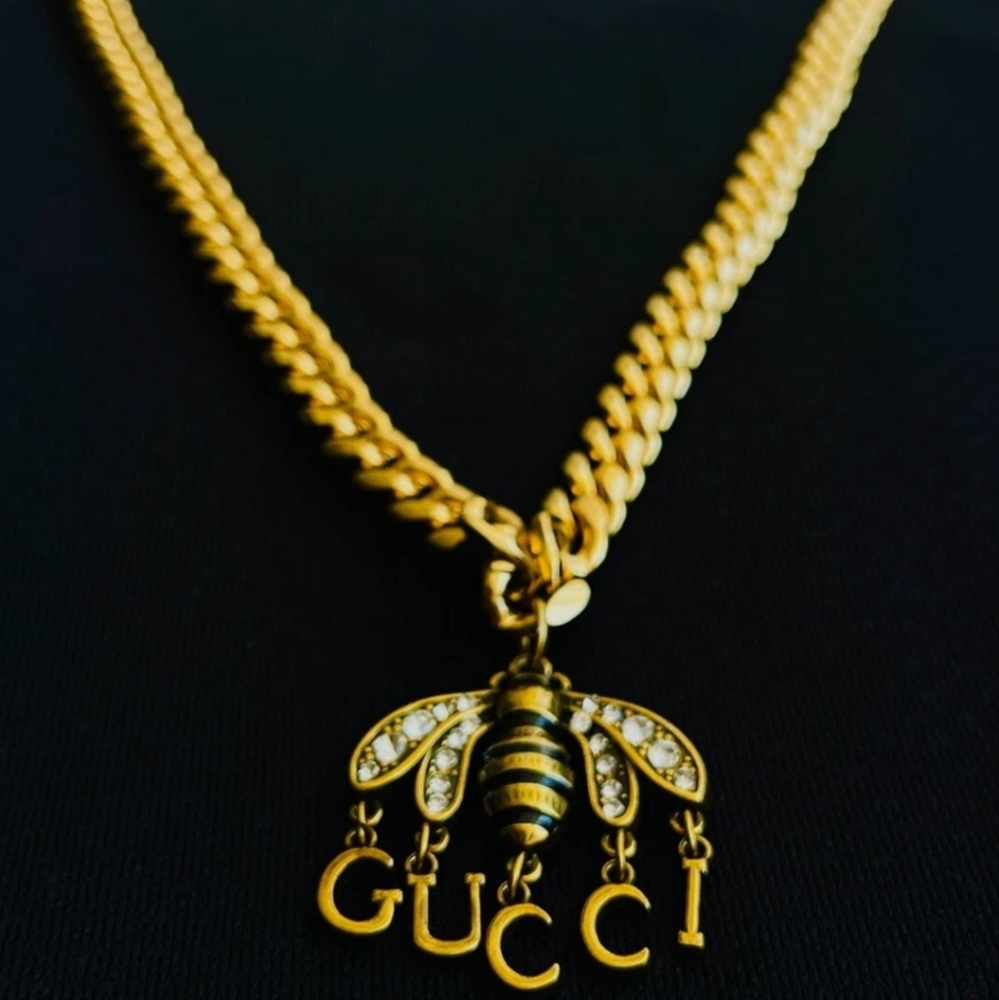 Stamped Gucci Gold Chain And Bee Pendant - Picture 7 of 7